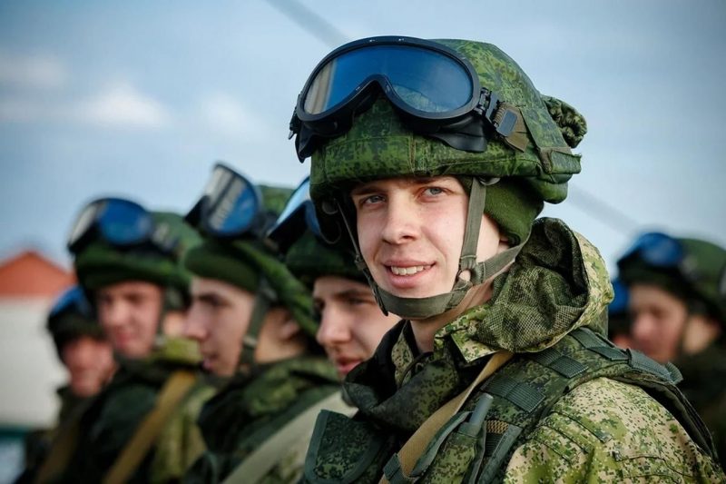 Видеоролик о новых возможностях приема на контрактную службу в Вооруженные силы Российской Федерации.